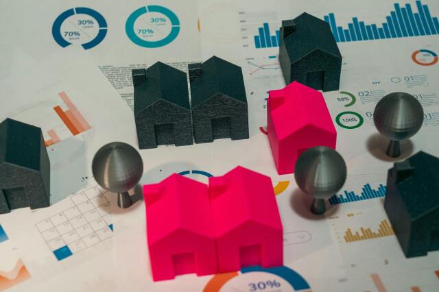 Yük taşımacılığı, ticari alacak sigortaları, iş durması teminatları, enerji riskleri ve tedarik zinciri kesintilerine yönelik çözümler risk yönetiminde öne çıkıyor.