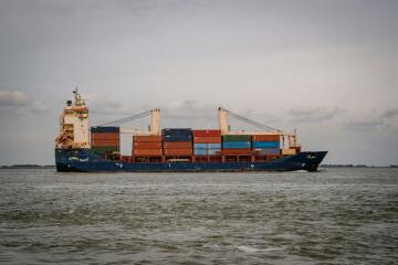 İhracat da büyüyor riskler de 