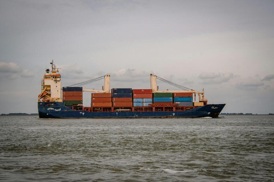 İhracat da büyüyor riskler de 